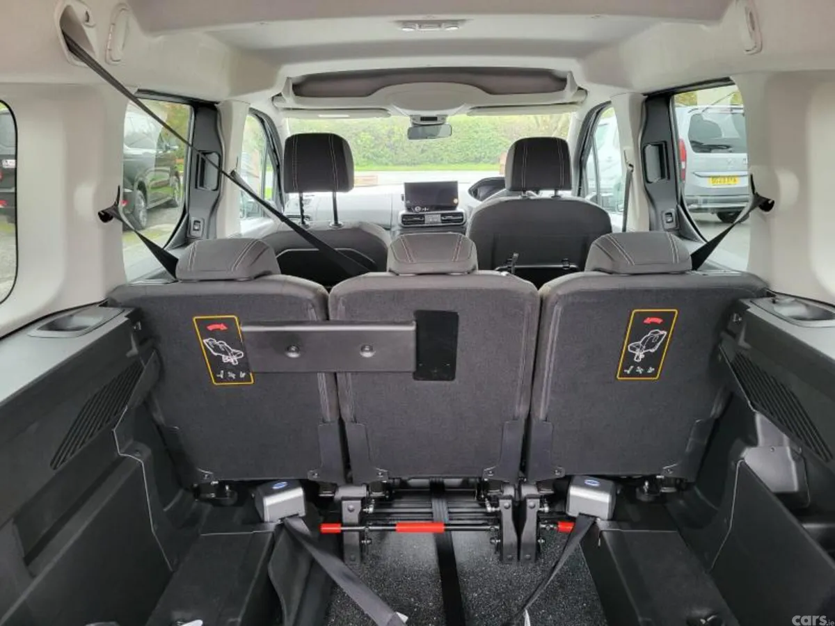 Peugeot Rifter MPV, Diesel, 2026, Black