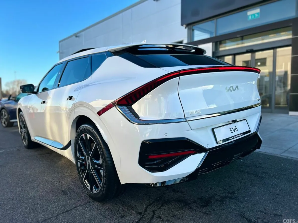 Kia EV6 SUV, Electric, 2027, White