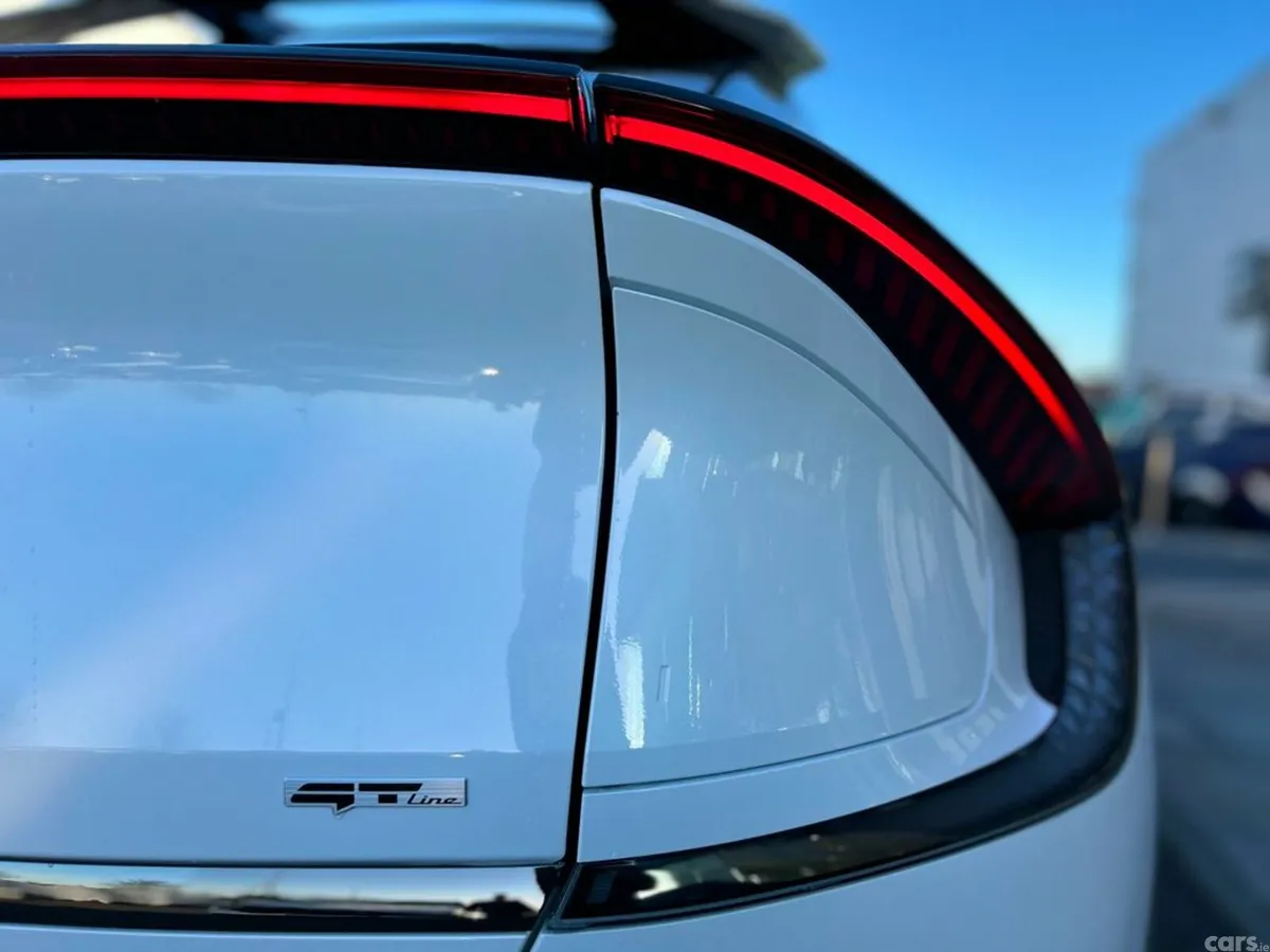 Kia EV6 SUV, Electric, 2027, White