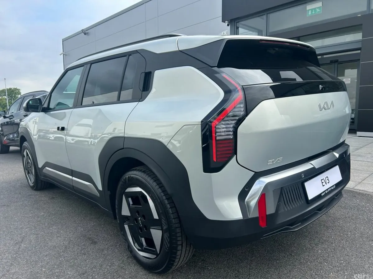 Kia EV3 SUV, Electric, 2027, Silver