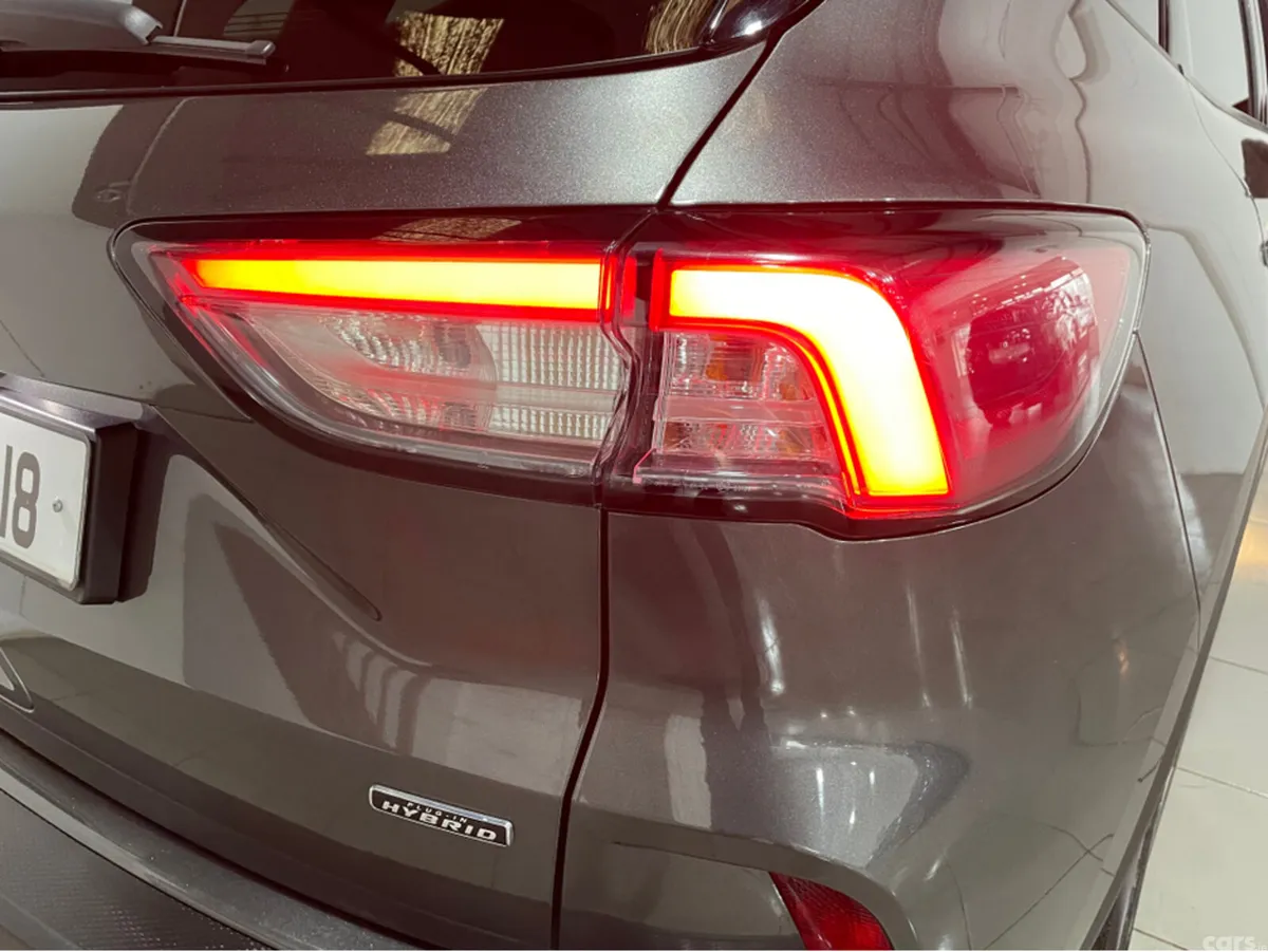 Ford Kuga MPV, Petrol Plug-in Hybrid, 2023, Grey
