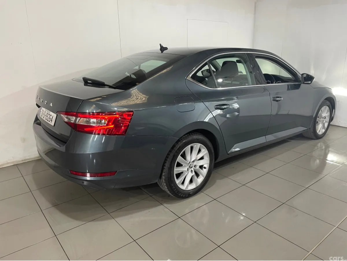 Skoda Superb Hatchback, Diesel, 2021, Grey