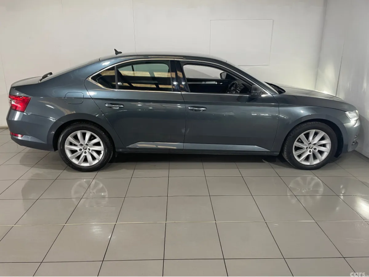 Skoda Superb Hatchback, Diesel, 2021, Grey