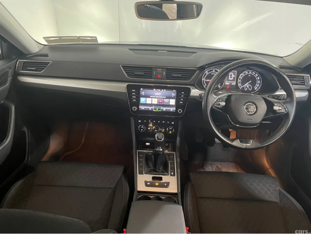 Skoda Superb Hatchback, Diesel, 2021, Grey
