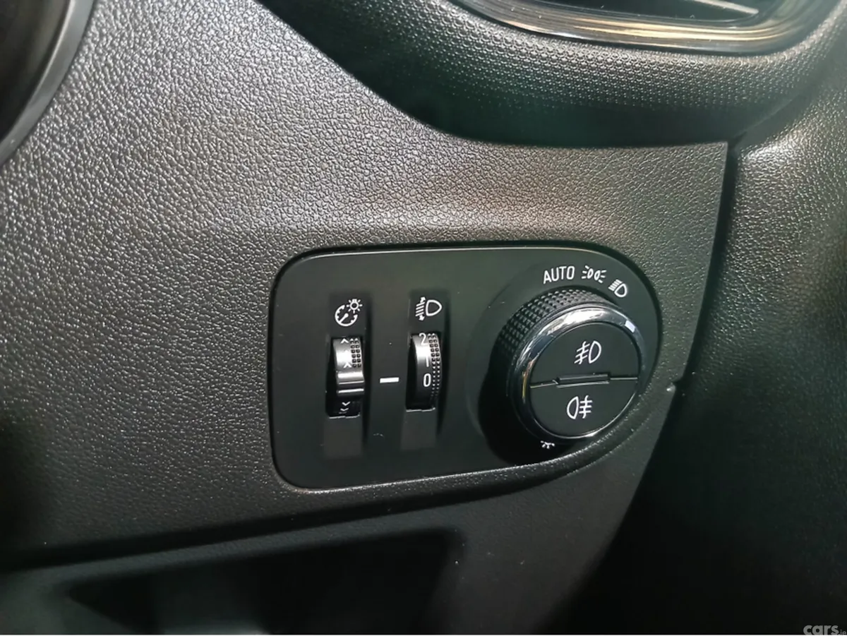 Opel Crossland X MPV, Diesel, 2022, Black
