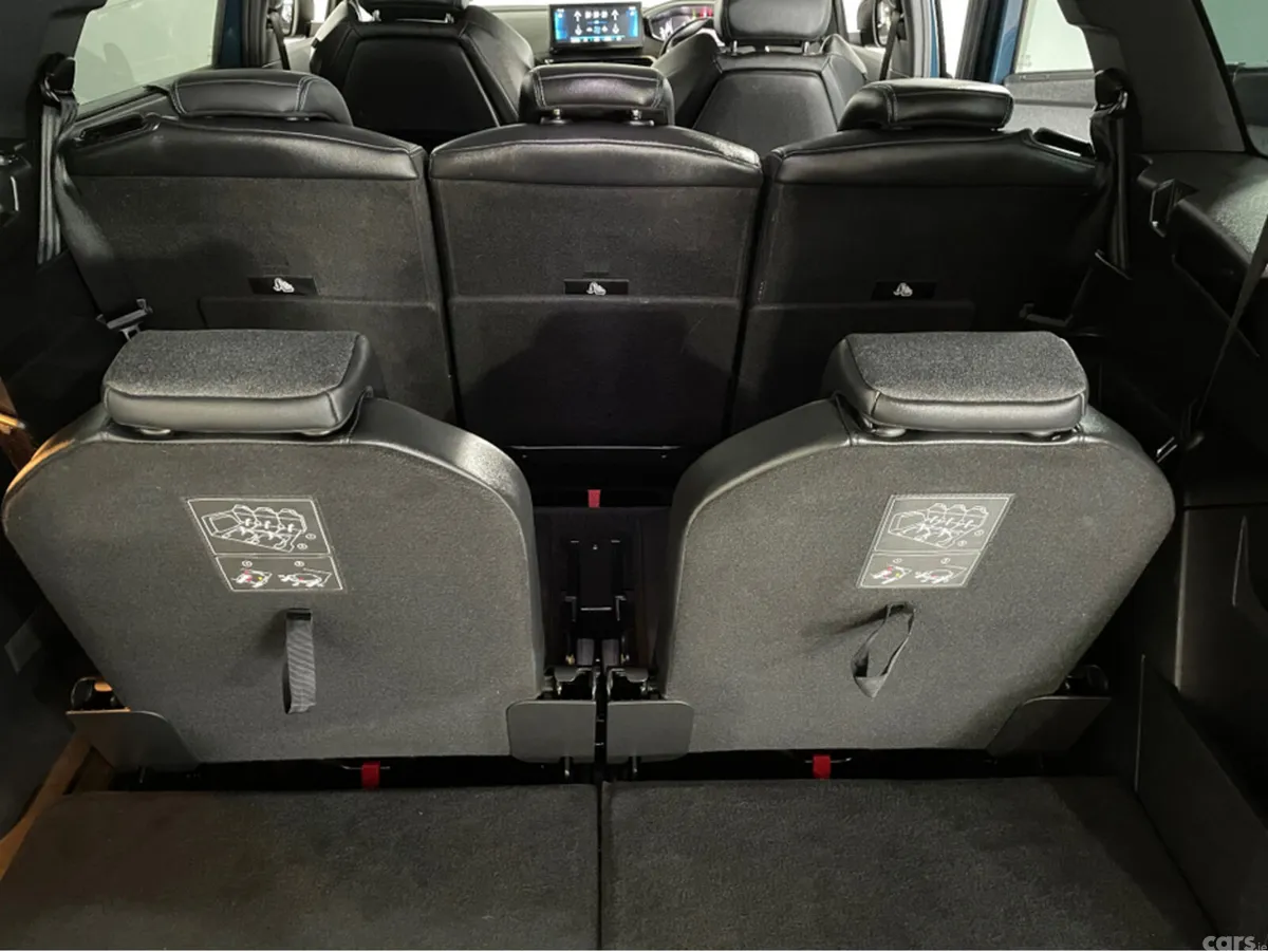 Peugeot 5008 MPV, Diesel, 2022, Blue