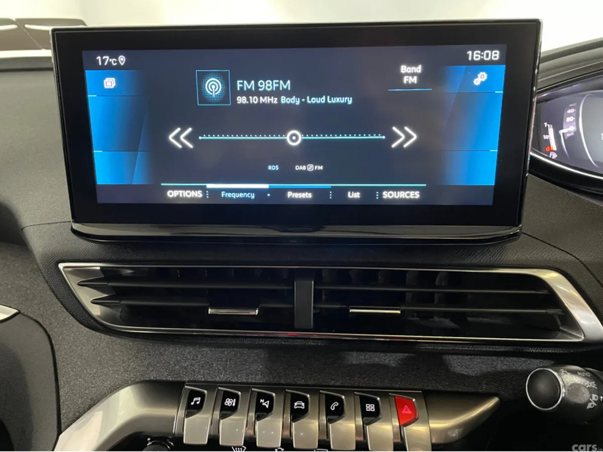 Peugeot 5008 MPV, Diesel, 2022, Blue