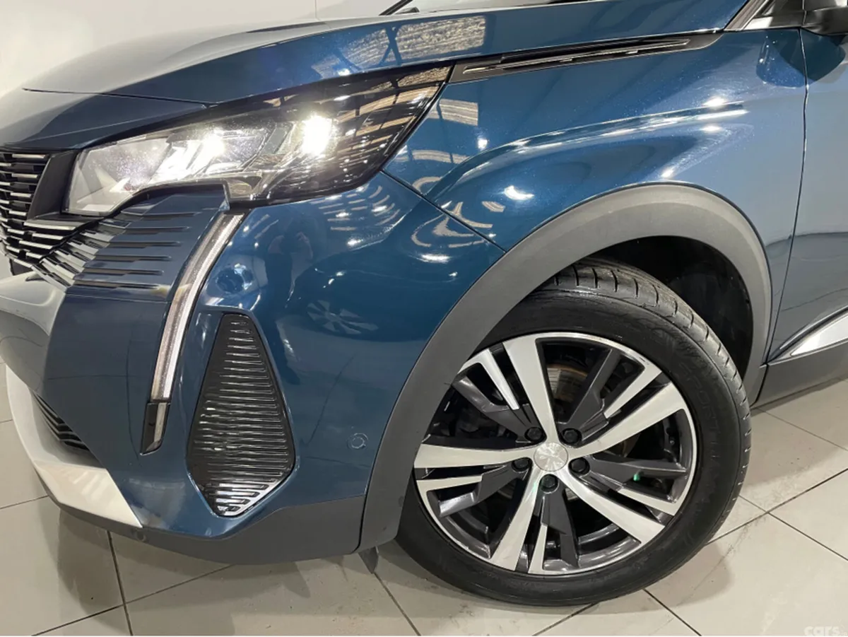 Peugeot 5008 MPV, Diesel, 2022, Blue