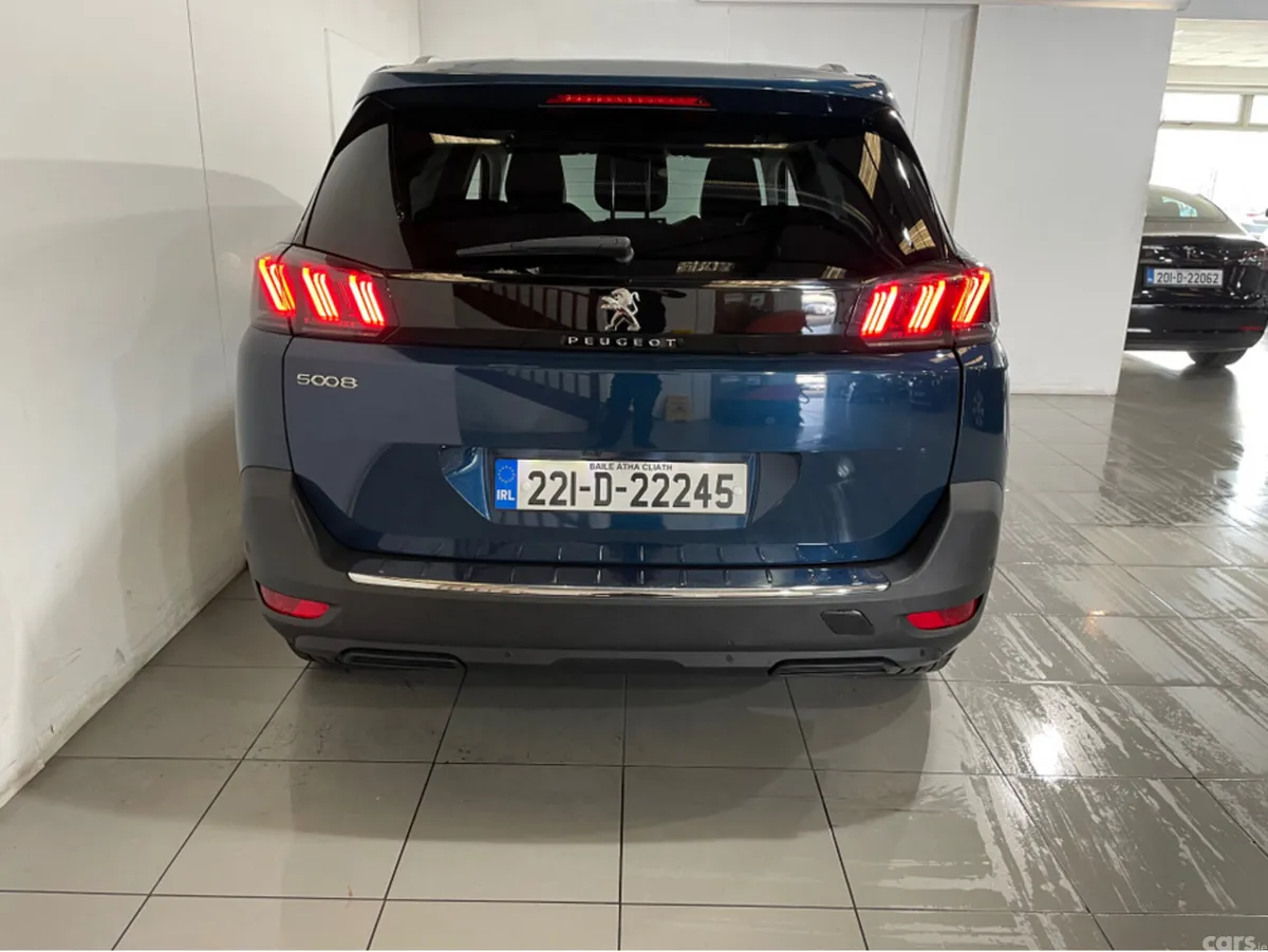 Peugeot 5008 MPV, Diesel, 2022, Blue