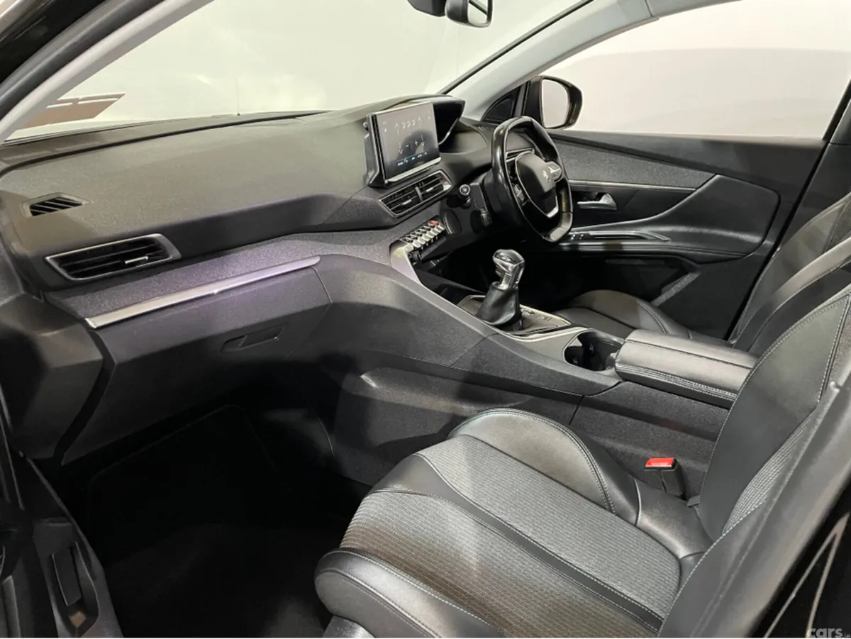 Peugeot 3008 MPV, Diesel, 2022, Black