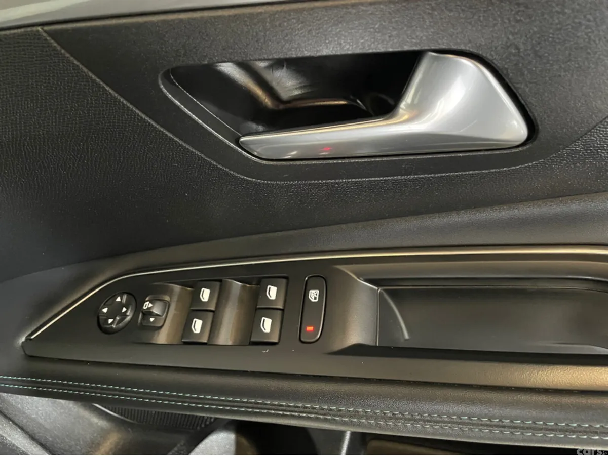 Peugeot 3008 MPV, Diesel, 2022, Black