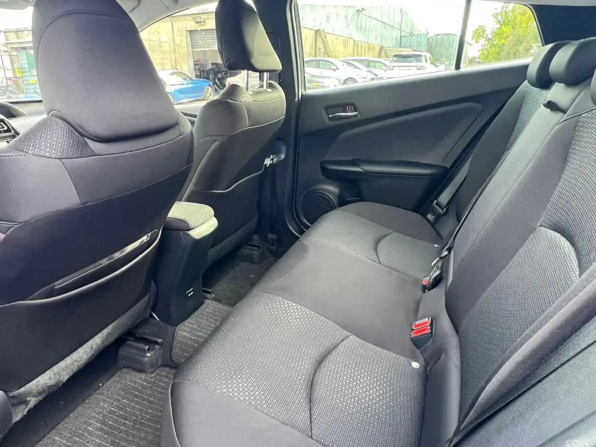 Toyota Prius Hatchback, Petrol Hybrid, 2021, White