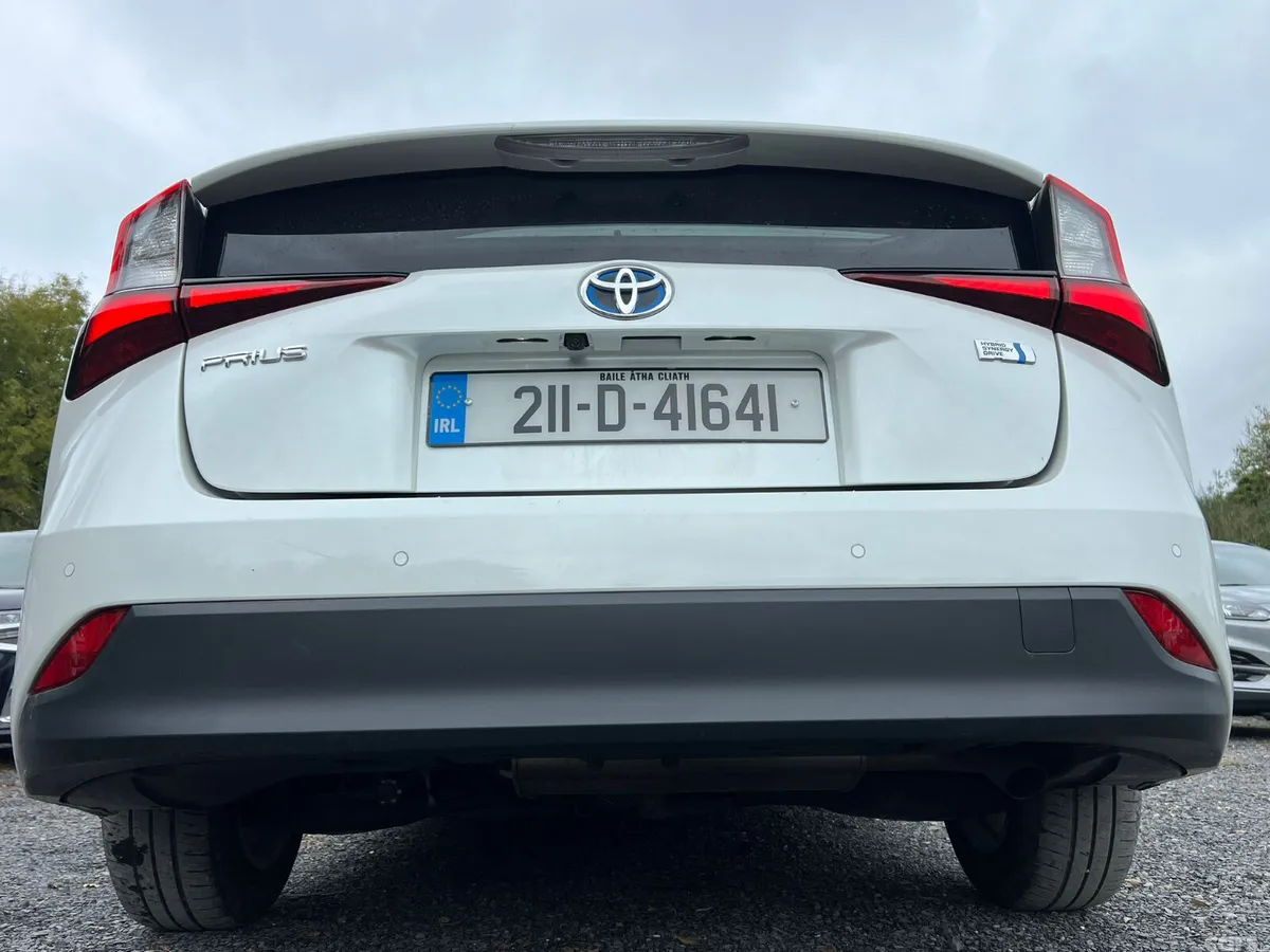 Toyota Prius Hatchback, Petrol Hybrid, 2021, White