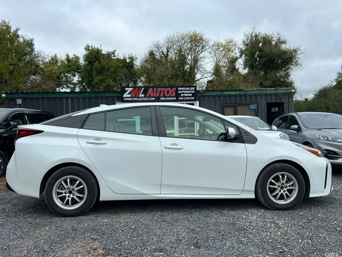 Toyota Prius Hatchback, Petrol Hybrid, 2021, White