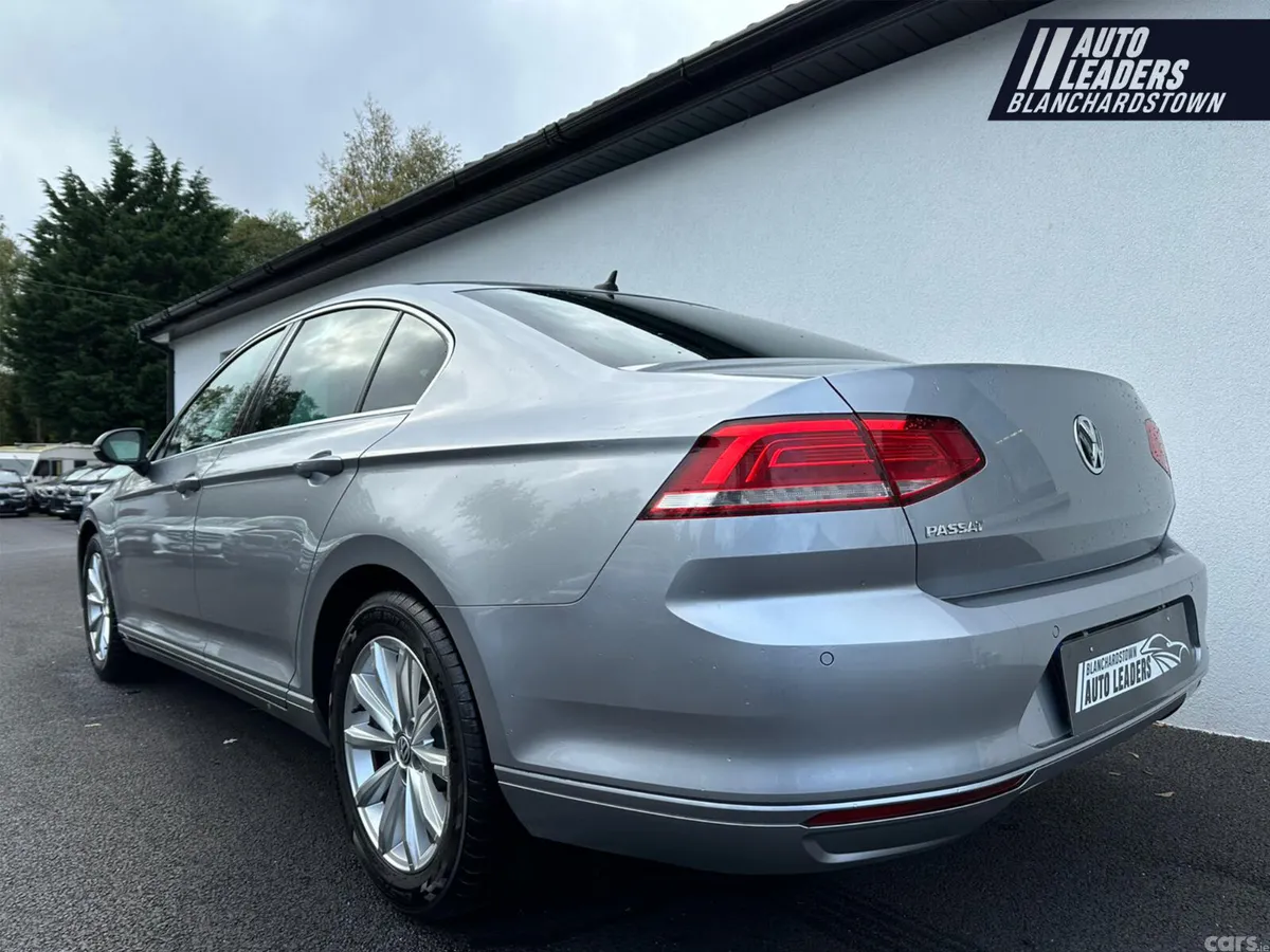 Volkswagen Passat Saloon, Diesel, 2019, Silver