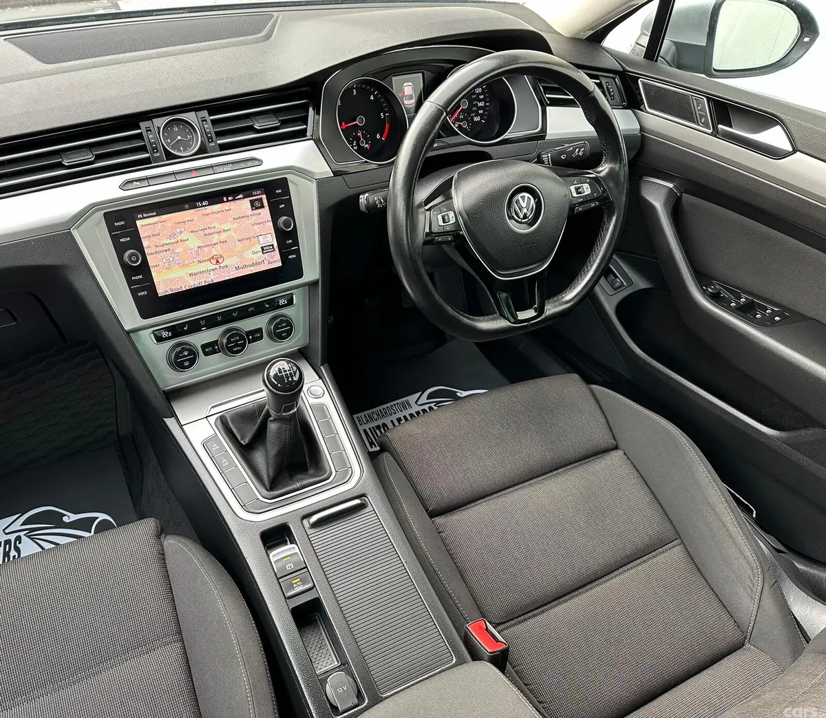 Volkswagen Passat Saloon, Diesel, 2019, Silver