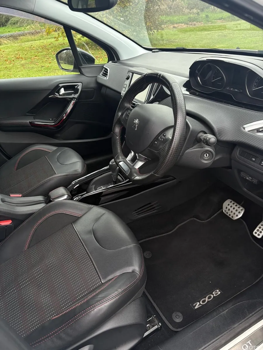 Peugeot 2008 Hatchback, Petrol, 2016, White
