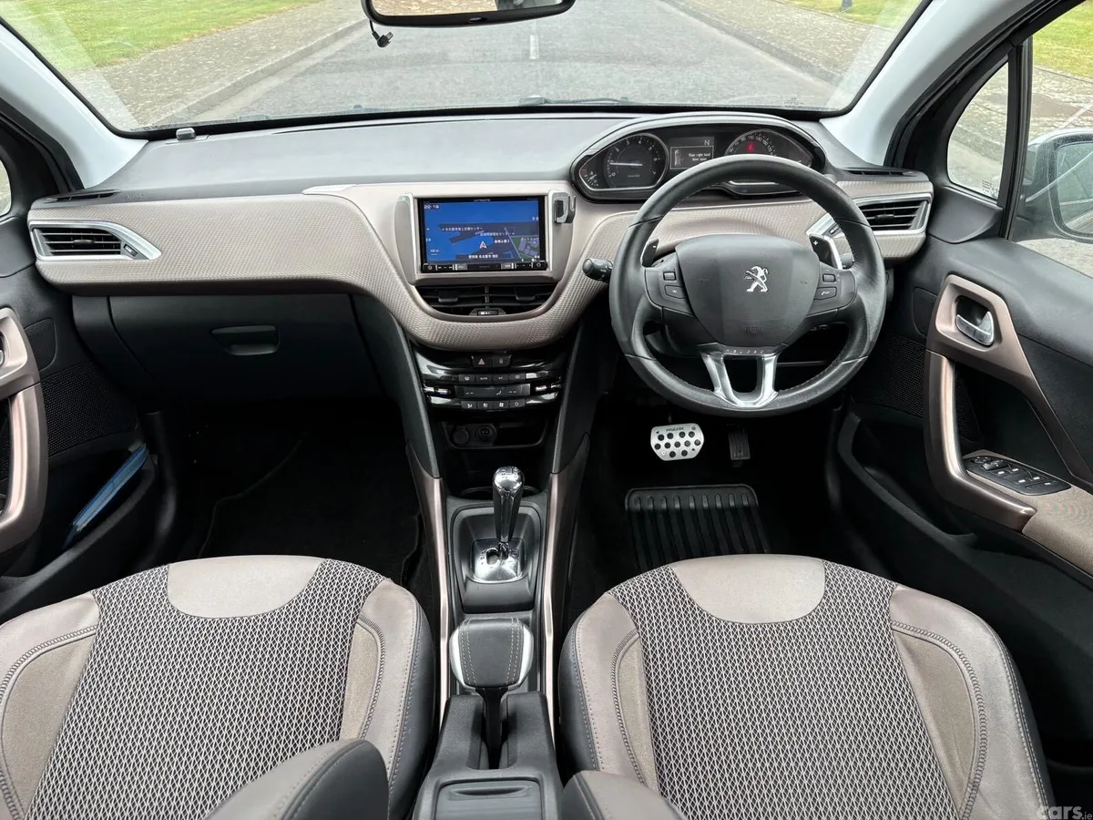 Peugeot 2008 Hatchback, Petrol, 2014, Brown