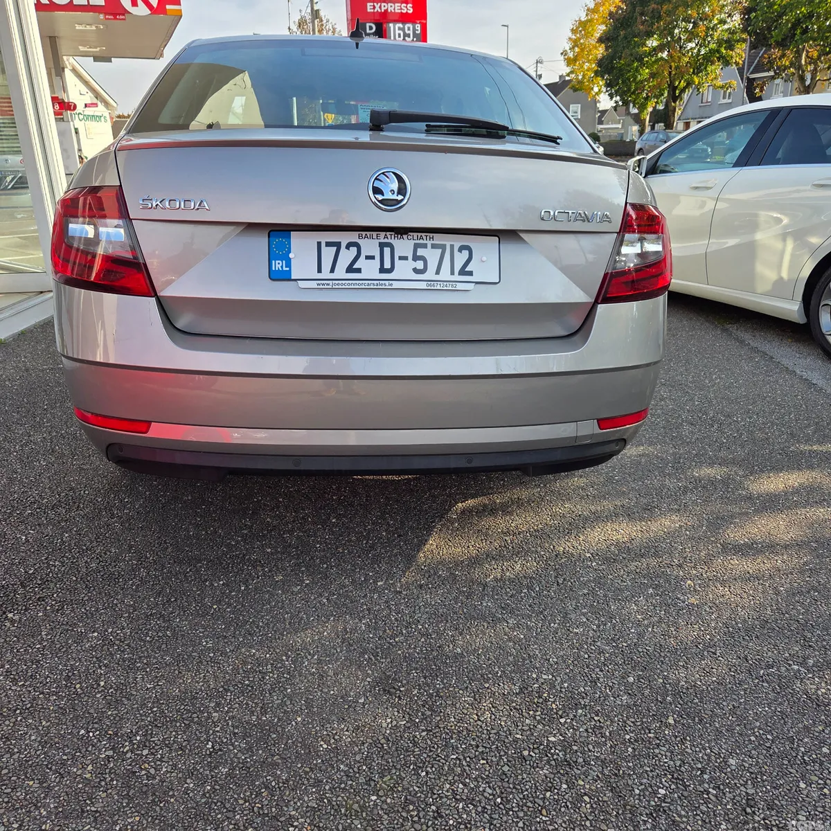 Skoda Octavia Saloon, Petrol, 2017, Beige