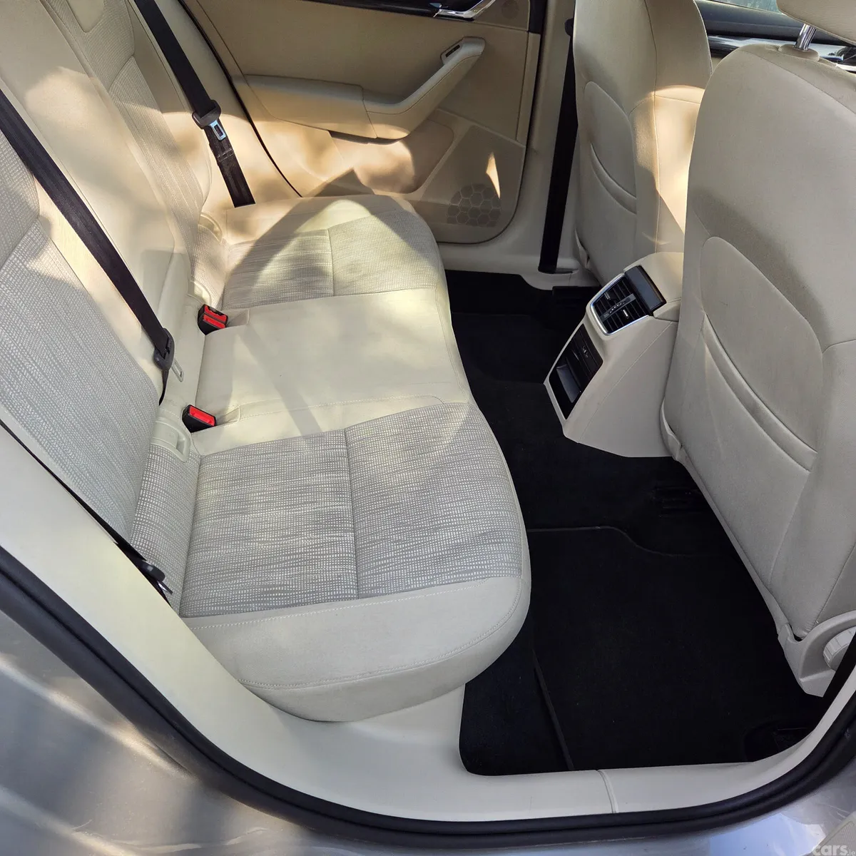Skoda Octavia Saloon, Petrol, 2017, Beige