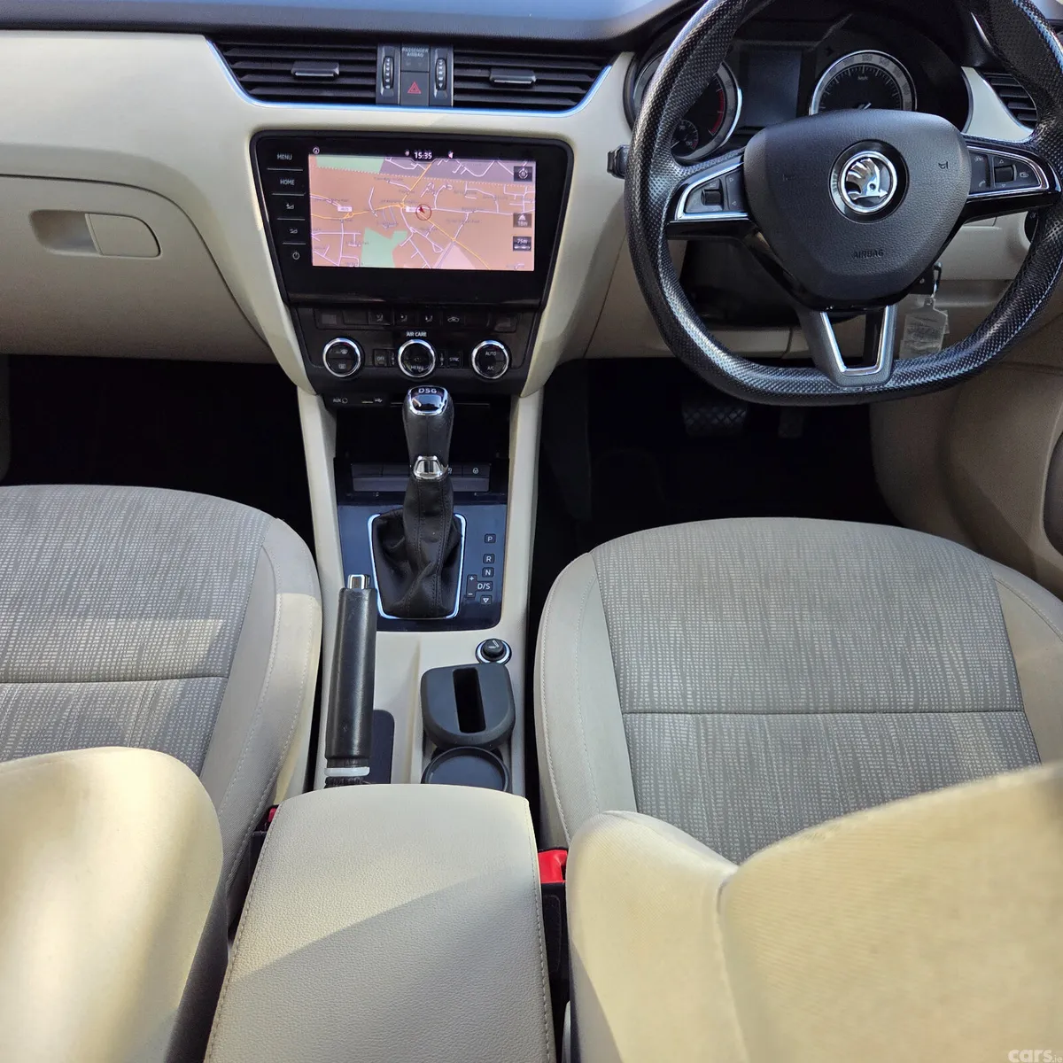 Skoda Octavia Saloon, Petrol, 2017, Beige