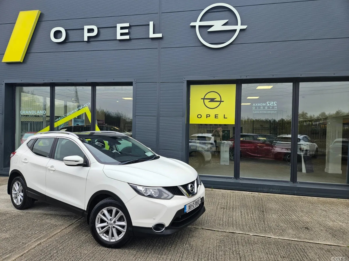 Nissan Qashqai Hatchback, Diesel, 2016, White