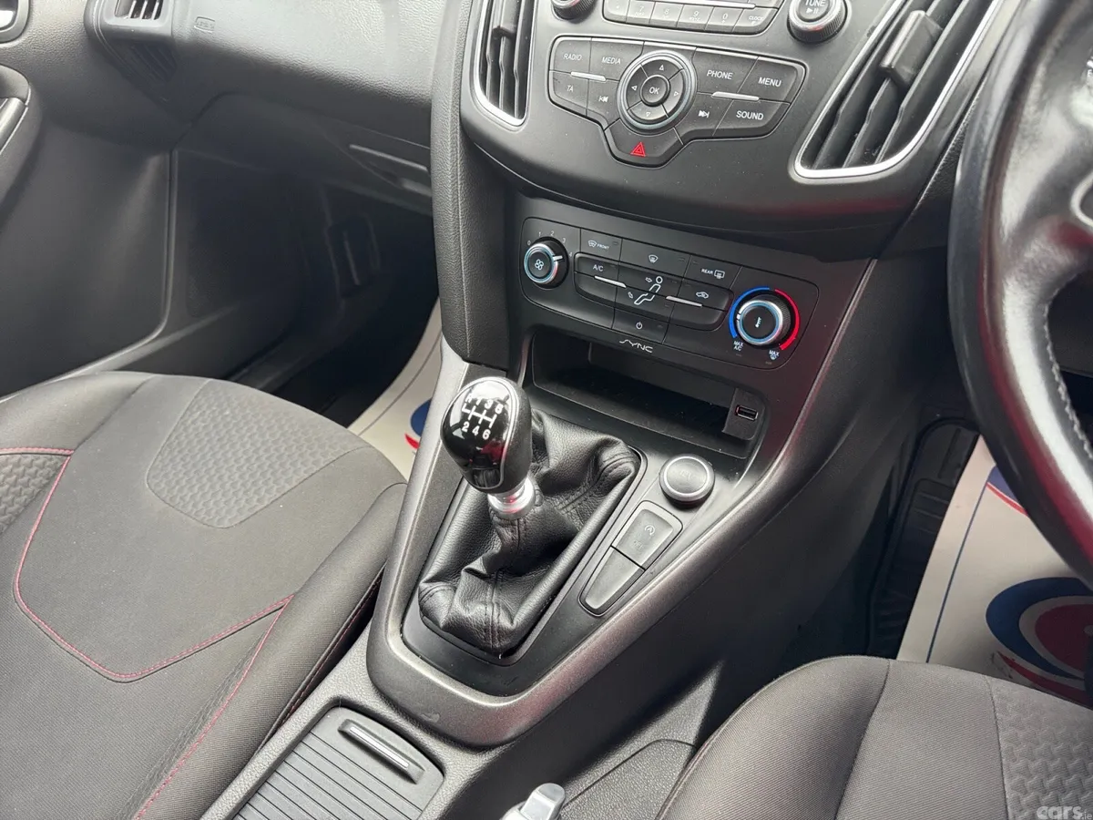 Ford Focus Hatchback, Diesel, 2015, White