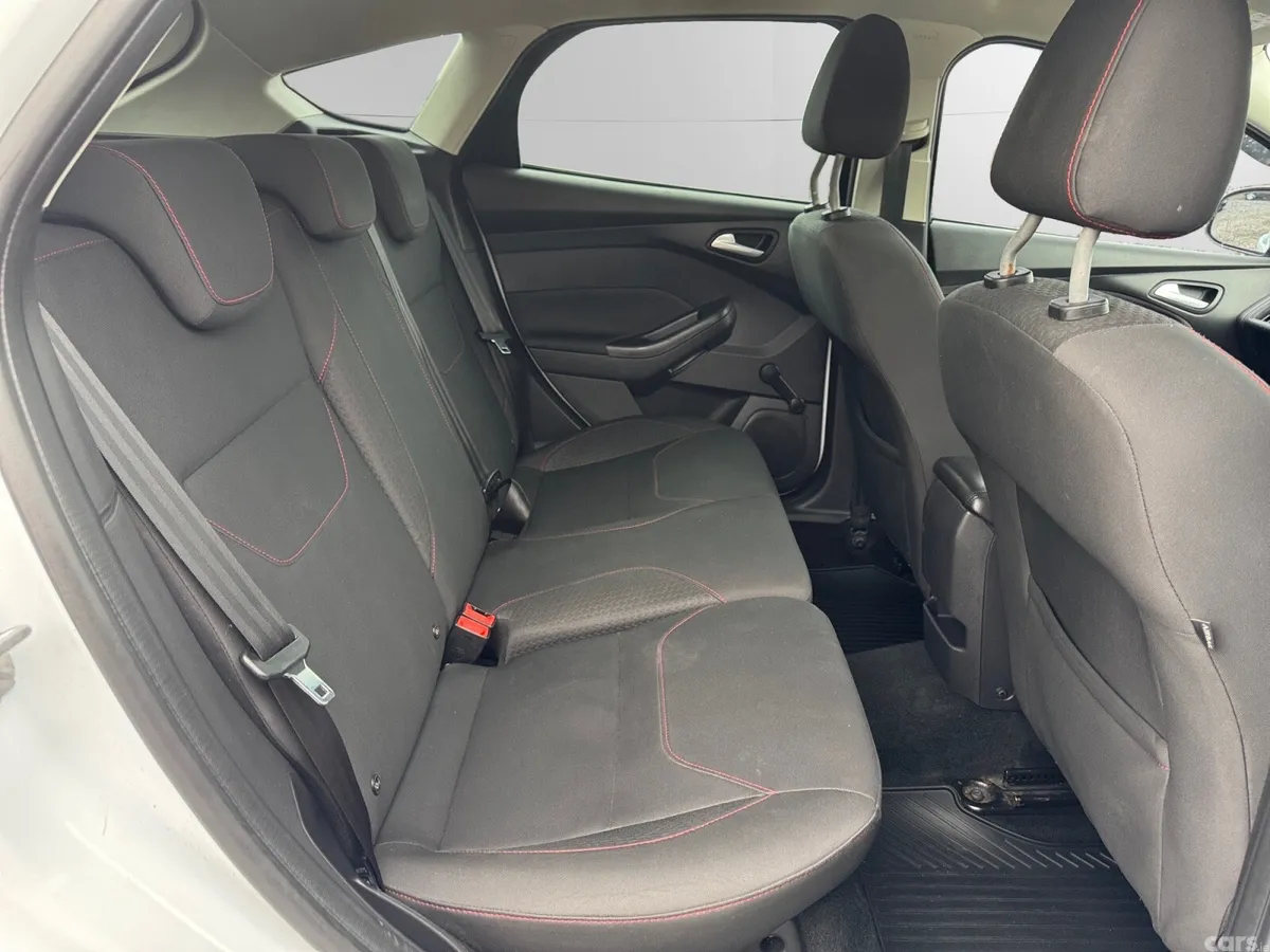 Ford Focus Hatchback, Diesel, 2015, White