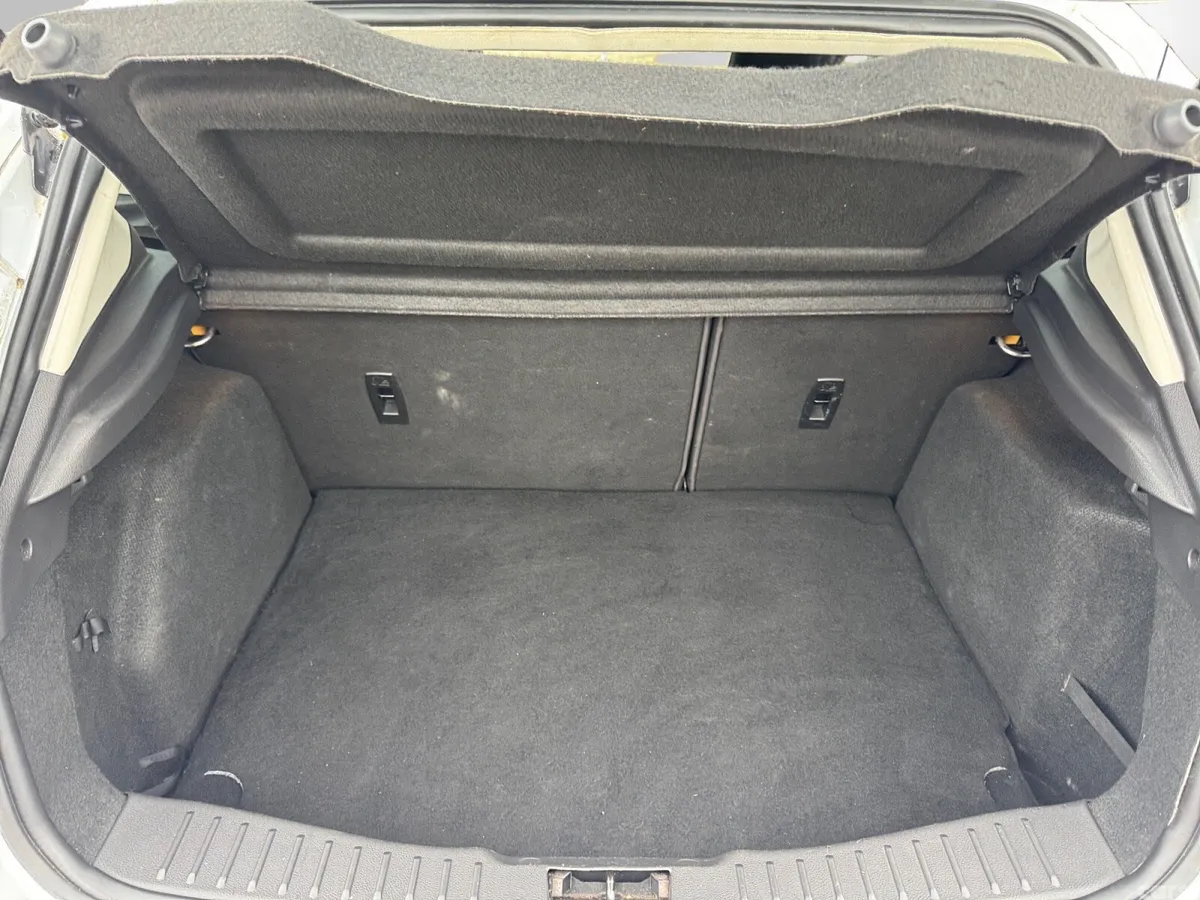 Ford Focus Hatchback, Diesel, 2015, White