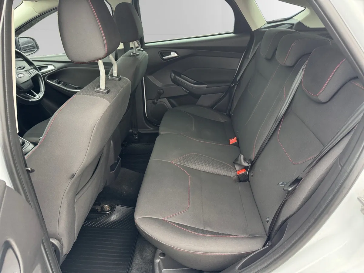Ford Focus Hatchback, Diesel, 2015, White