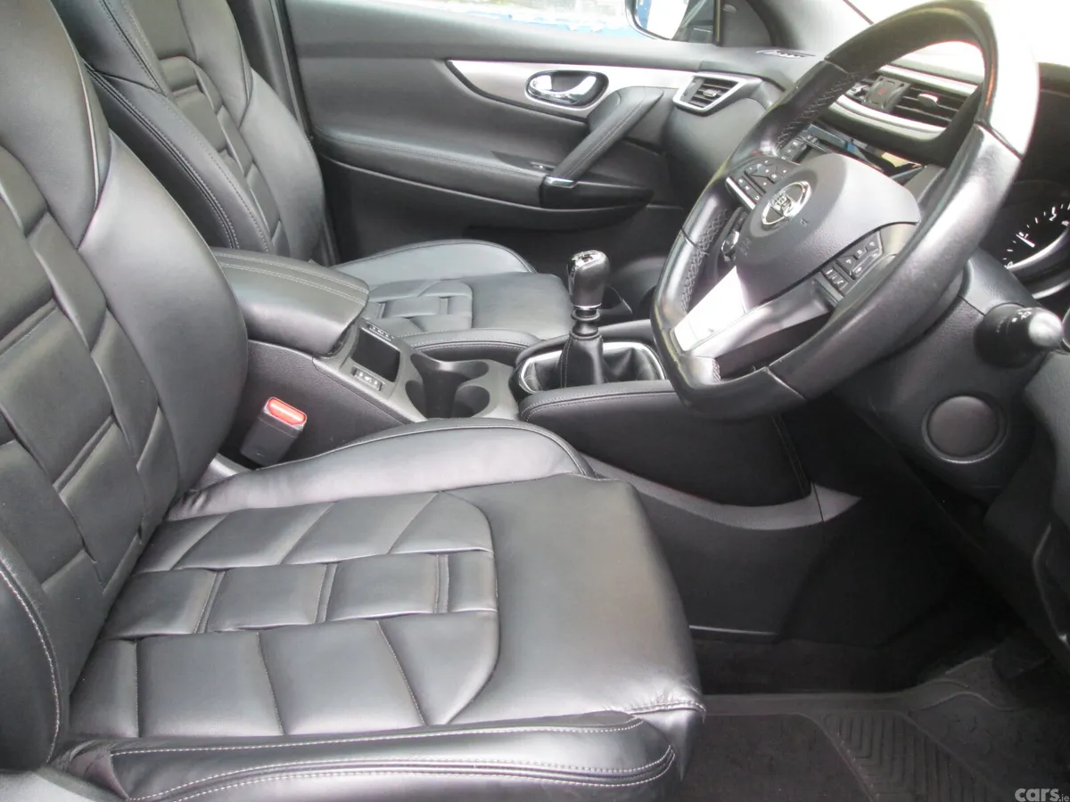 Nissan Qashqai SUV, Diesel, 2020, Grey
