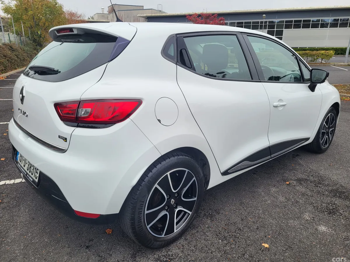 Renault Clio Hatchback, Petrol, 2015, White