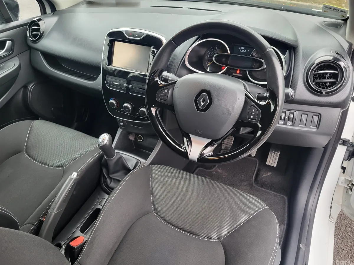 Renault Clio Hatchback, Petrol, 2015, White
