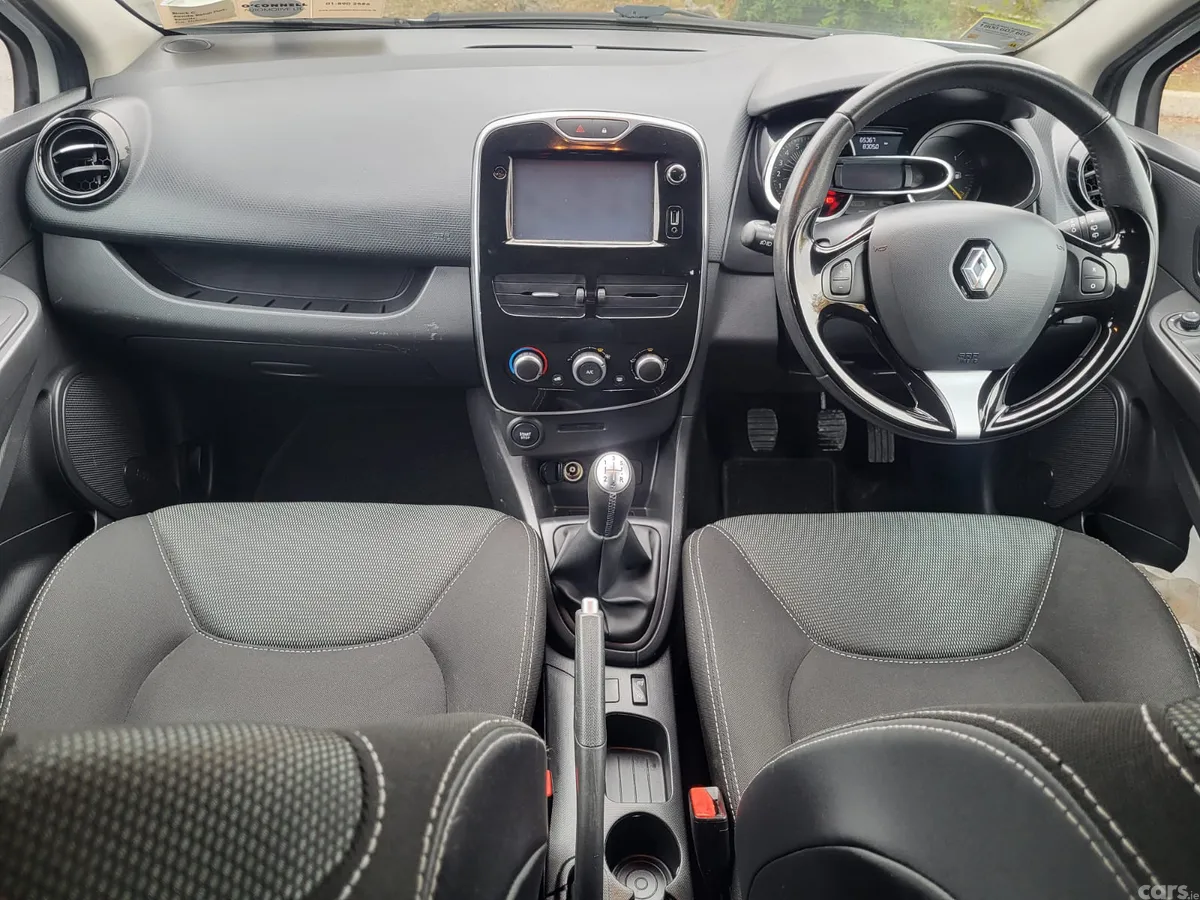 Renault Clio Hatchback, Petrol, 2015, White