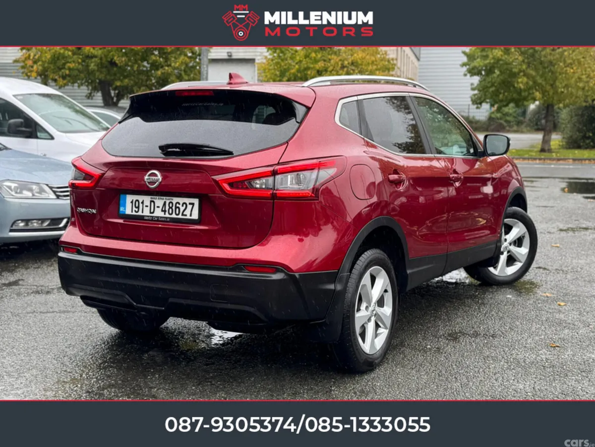 Nissan Qashqai MPV, Diesel, 2019, Red