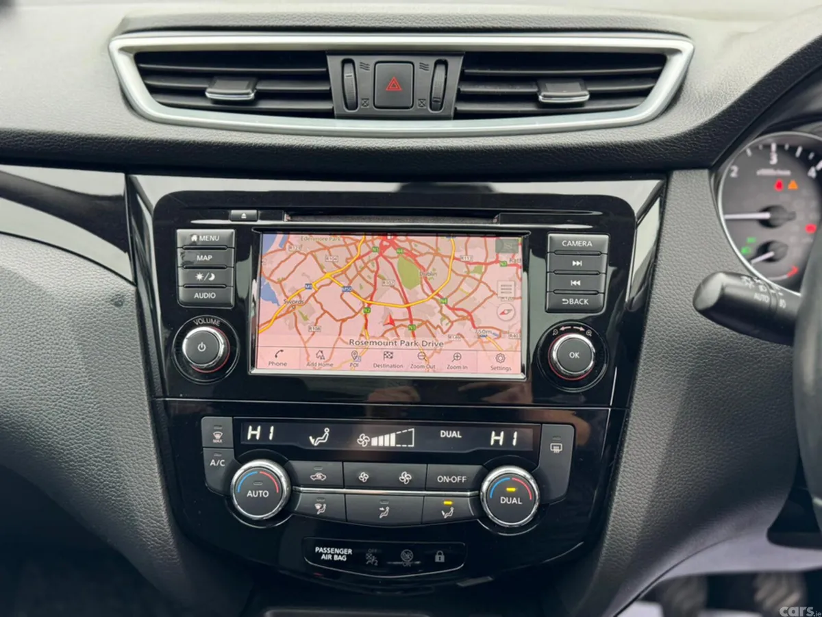 Nissan Qashqai MPV, Diesel, 2019, Red
