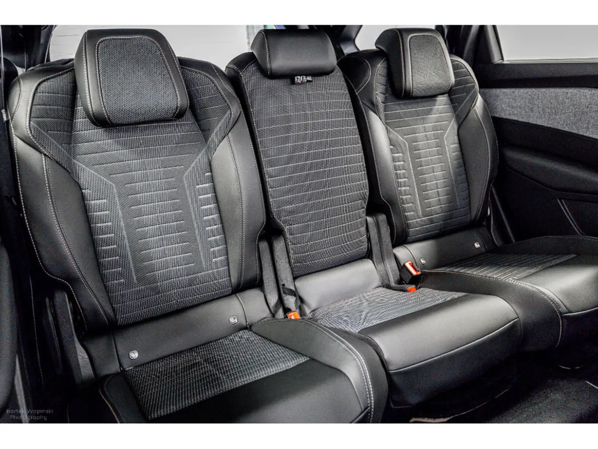 Peugeot 5008 SUV, Petrol Hybrid, 2026, Grey