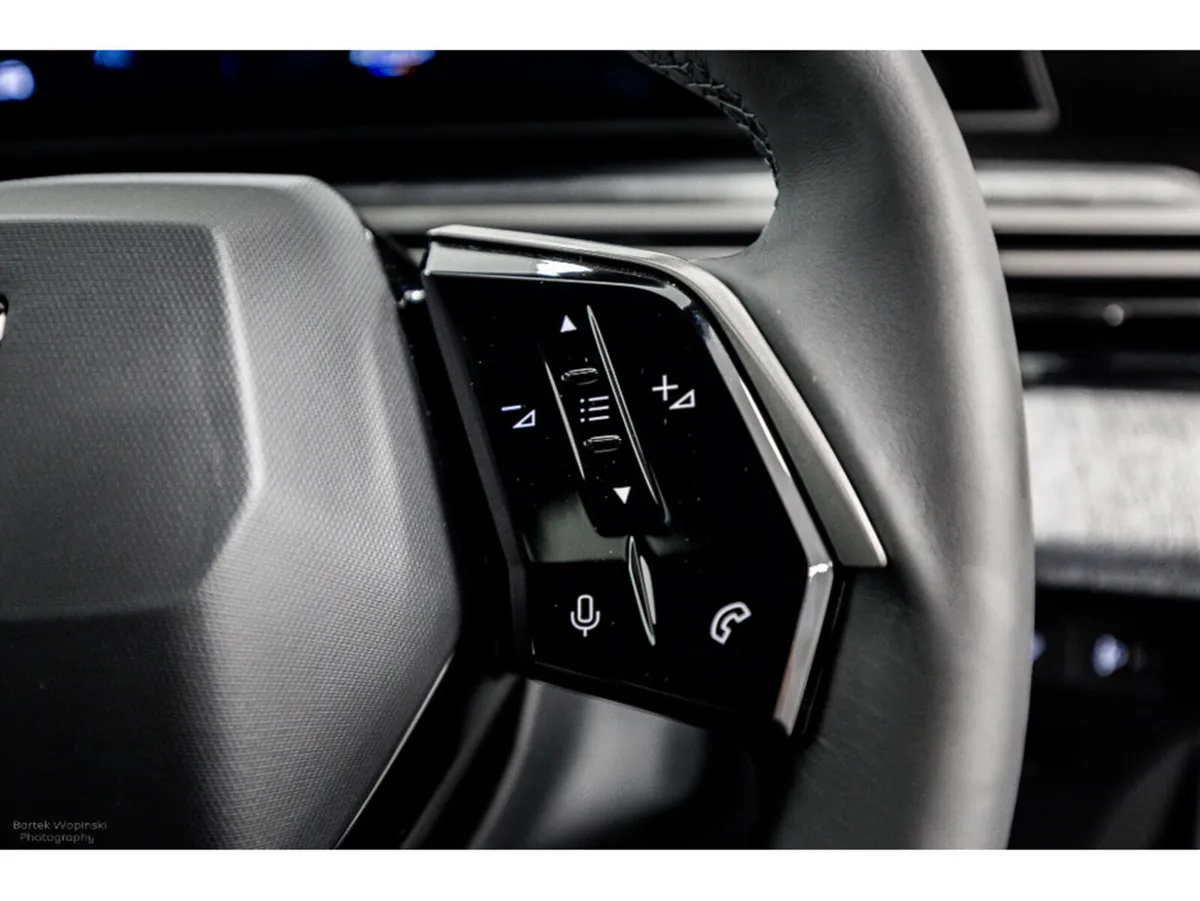 Peugeot 5008 SUV, Petrol Hybrid, 2026, Grey