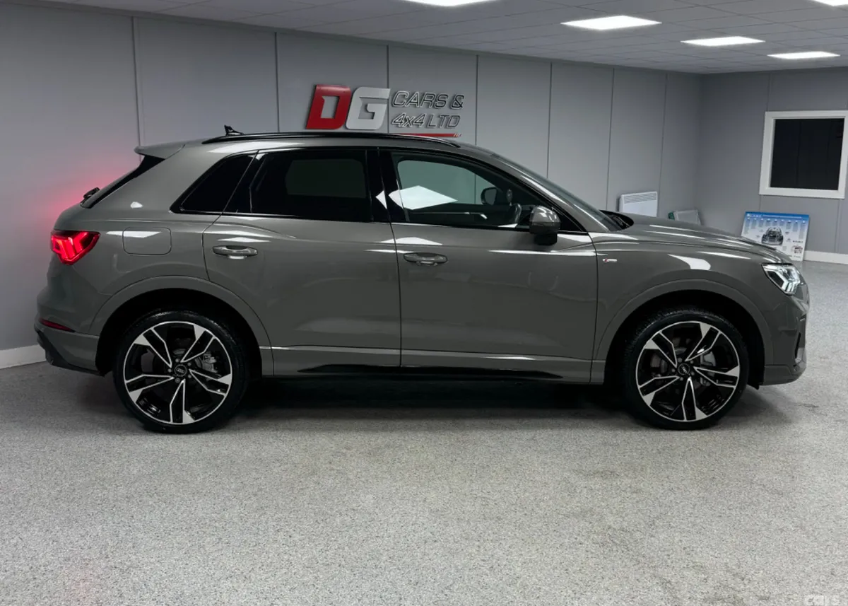 Audi Q3 SUV, Petrol Hybrid, 2022, Grey