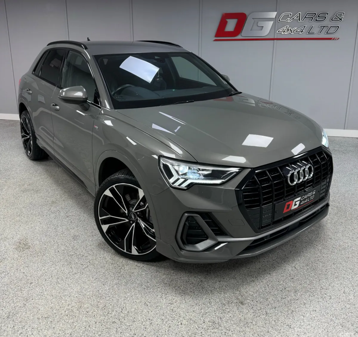Audi Q3 SUV, Petrol Hybrid, 2022, Grey