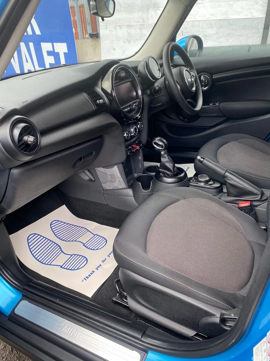 Mini Cooper Hatchback, Petrol, 2016, Blue