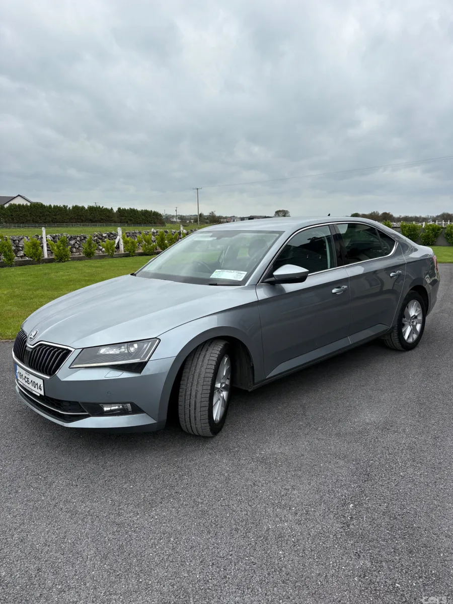Skoda Superb Saloon, Diesel, 2019, Grey