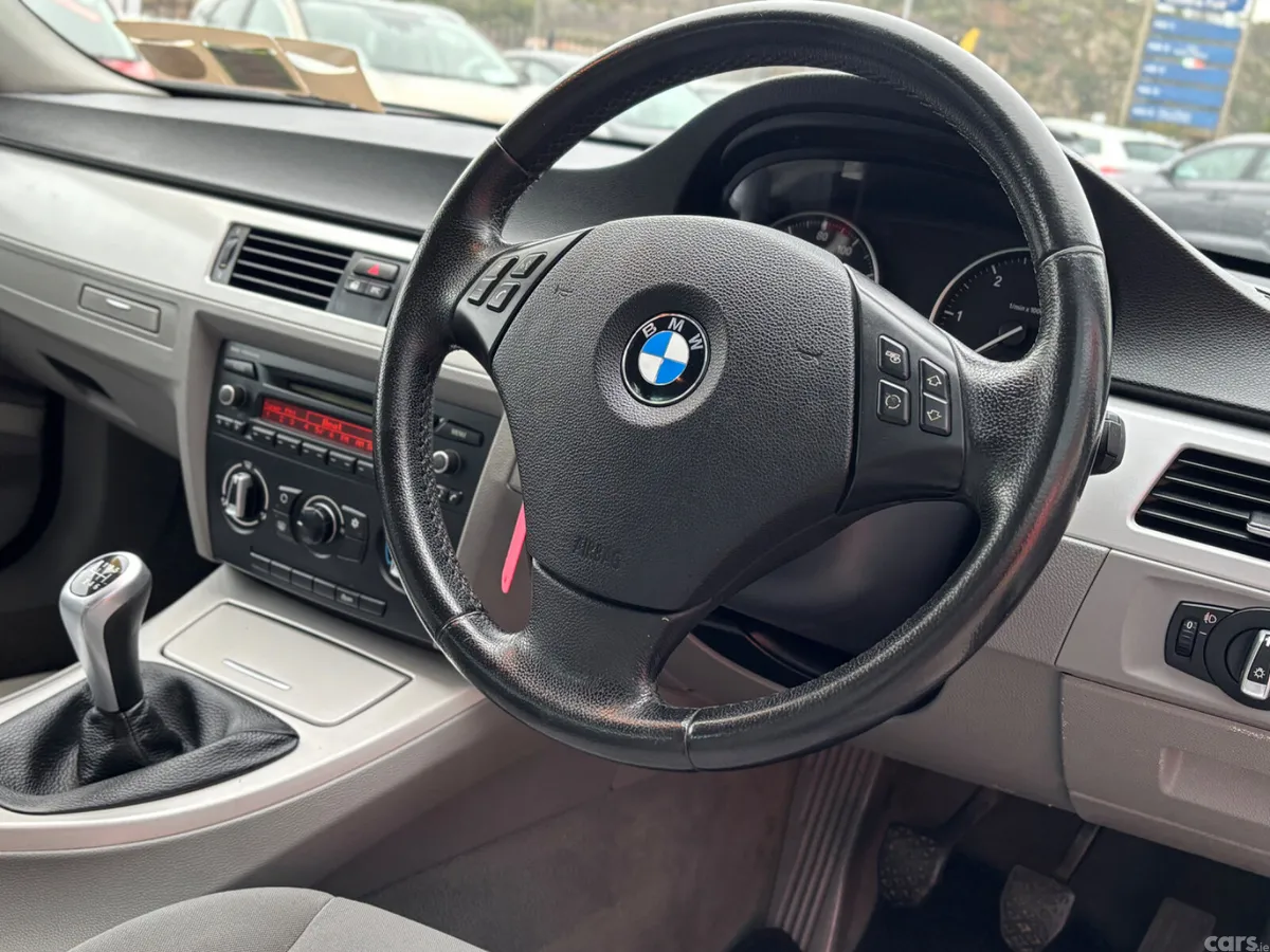 BMW 3-Series Saloon, Diesel, 2010, Blue