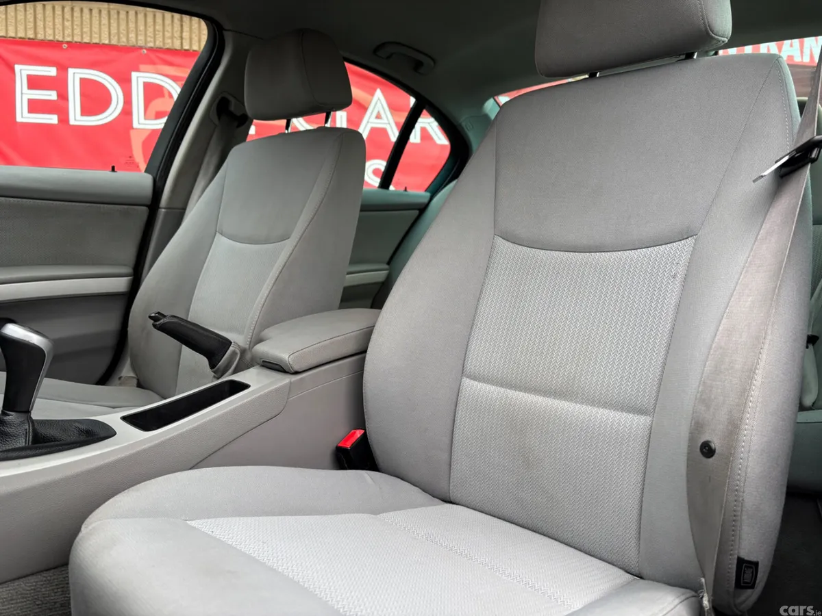 BMW 3-Series Saloon, Diesel, 2010, Blue