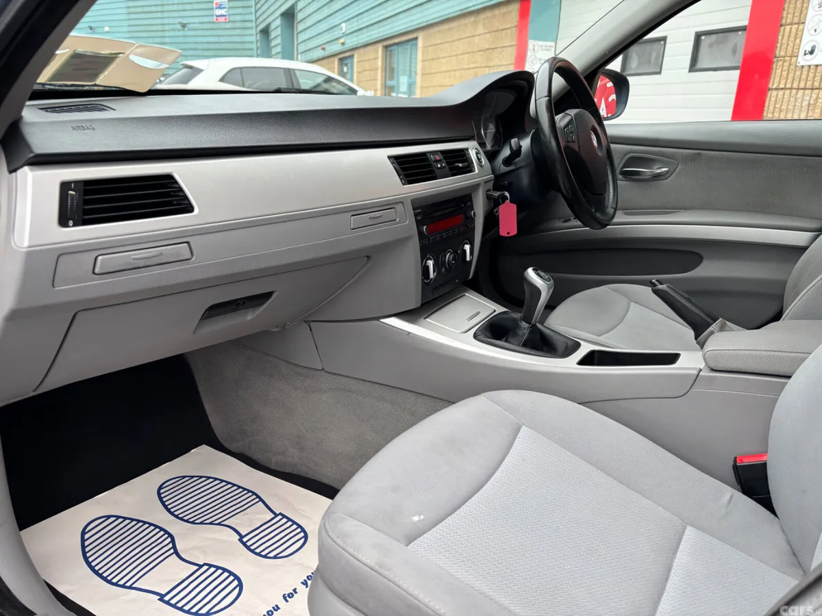 BMW 3-Series Saloon, Diesel, 2010, Blue