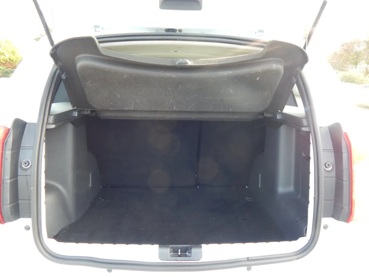 Dacia Duster SUV, Diesel, 2016, White