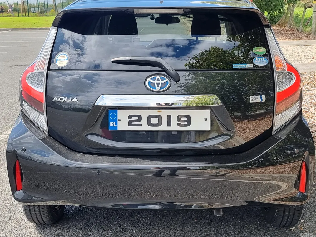 Toyota Aqua Hatchback, Petrol Hybrid, 2019, Black