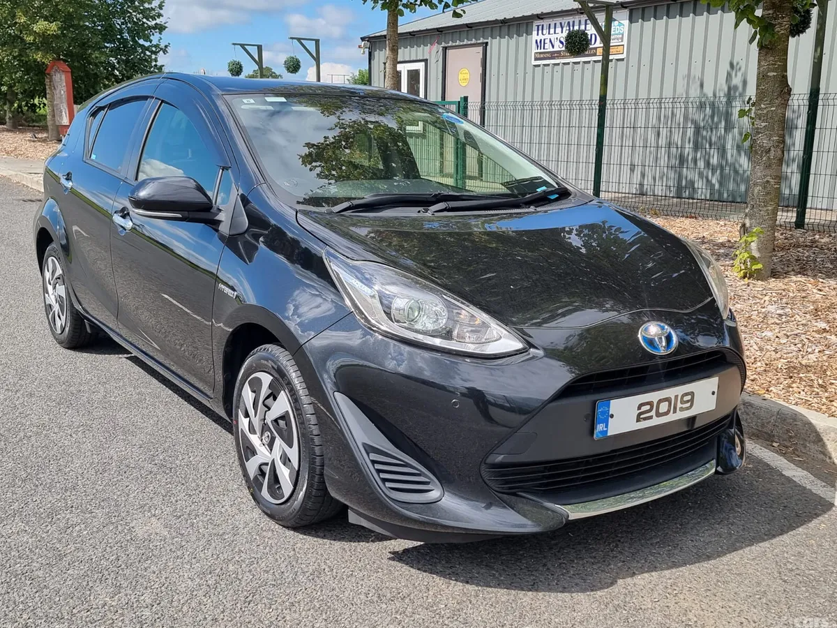 Toyota Aqua Hatchback, Petrol Hybrid, 2019, Black