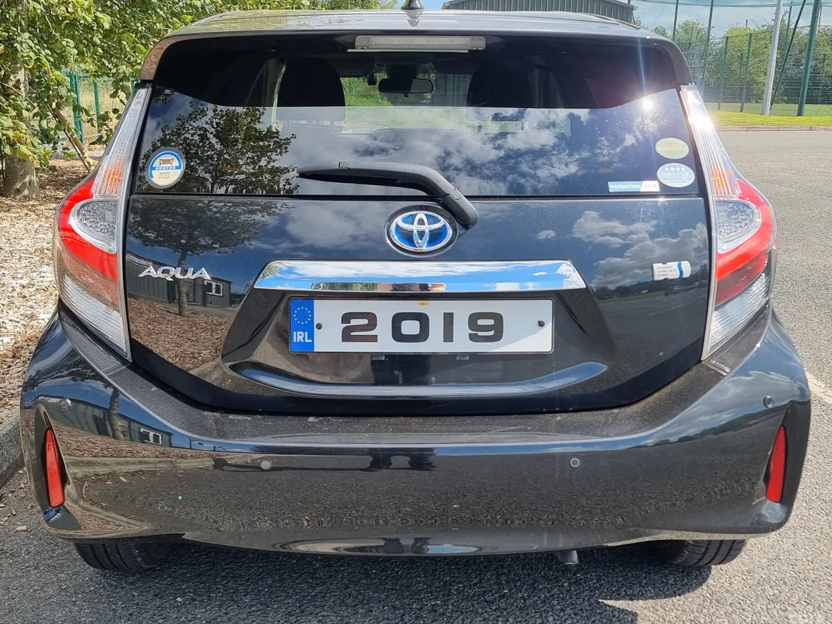 Toyota Aqua Hatchback, Petrol Hybrid, 2019, Black