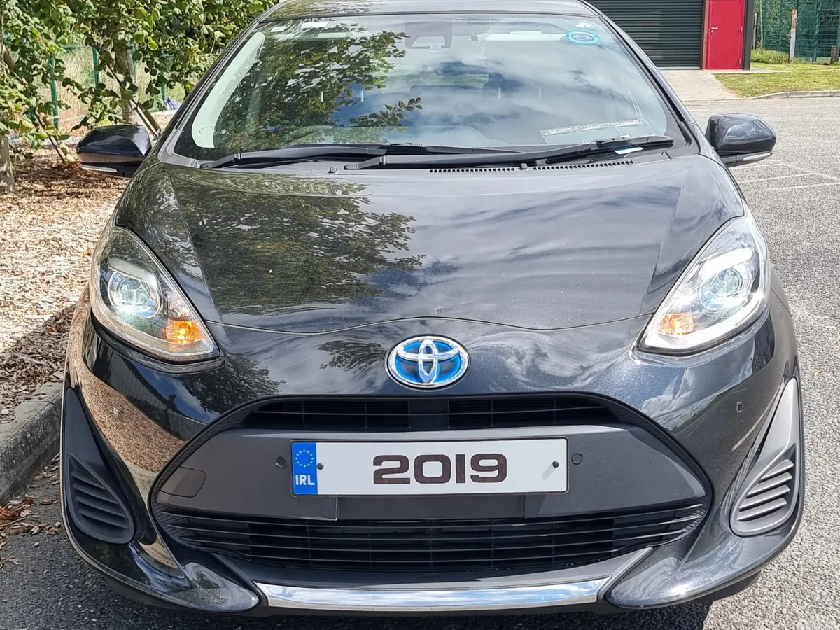 Toyota Aqua Hatchback, Petrol Hybrid, 2019, Black